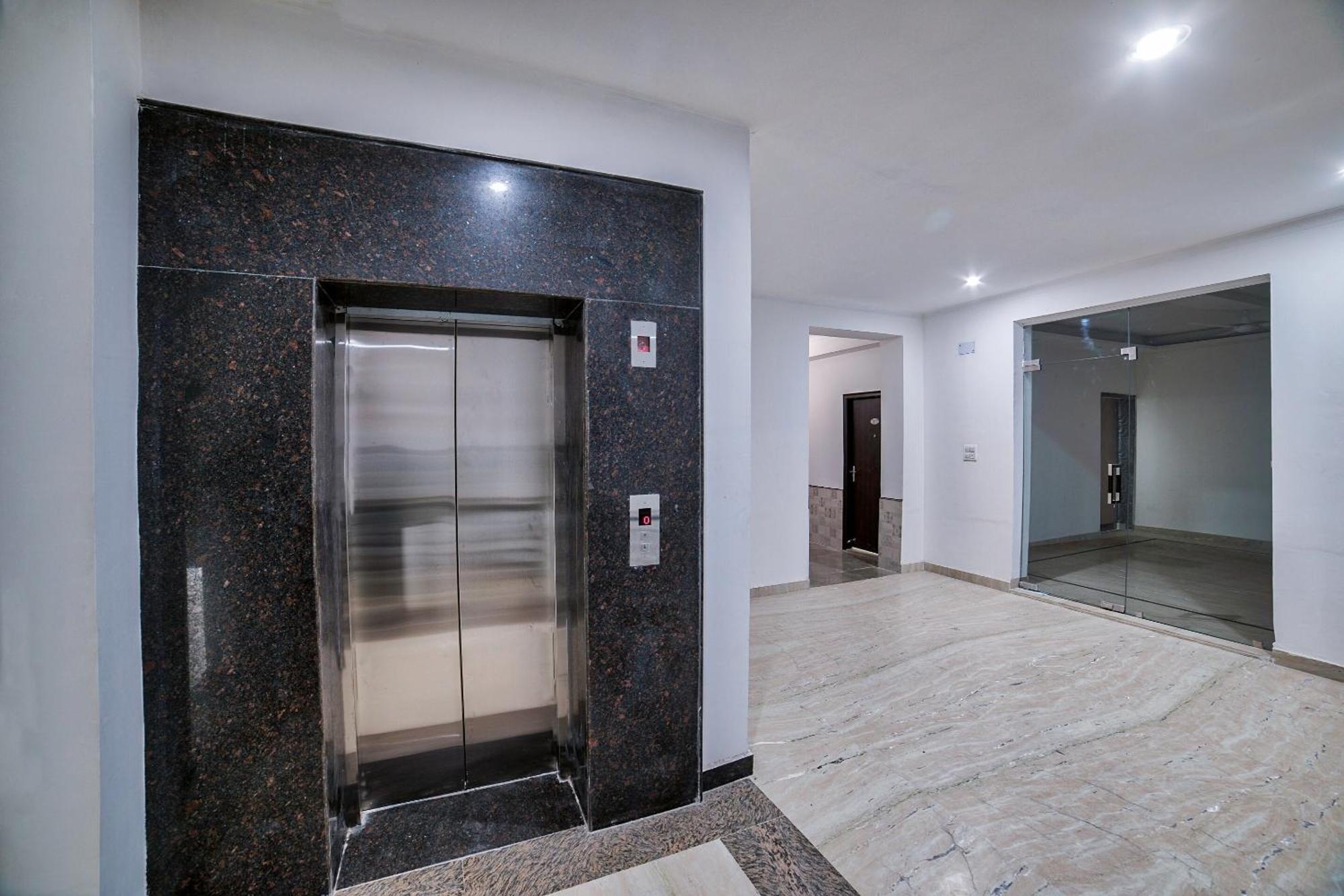 Hotel O Crown Residency Faridabad Exterior foto