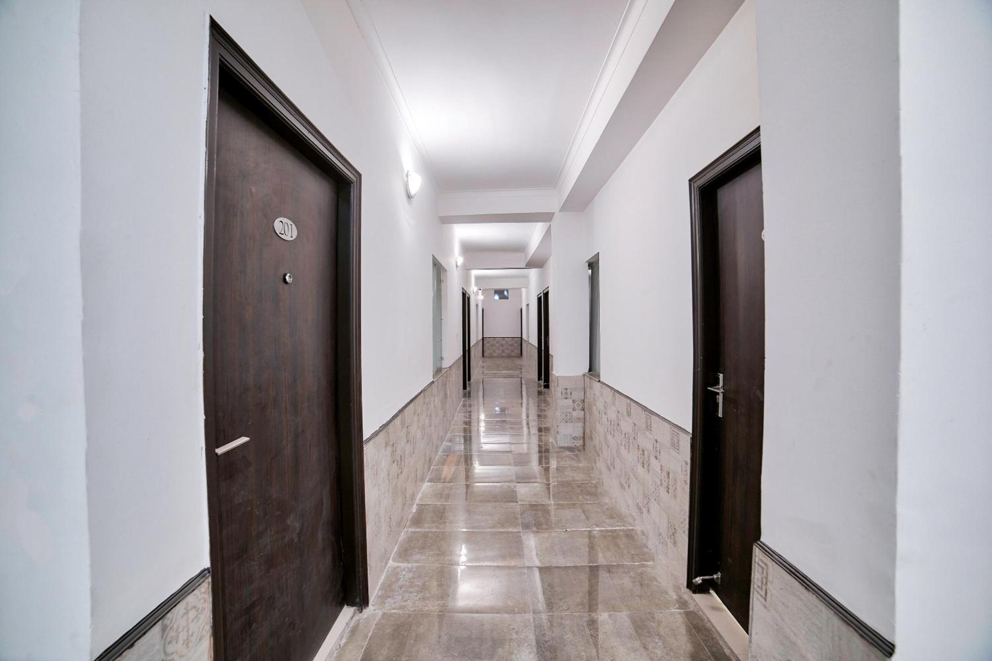 Hotel O Crown Residency Faridabad Exterior foto